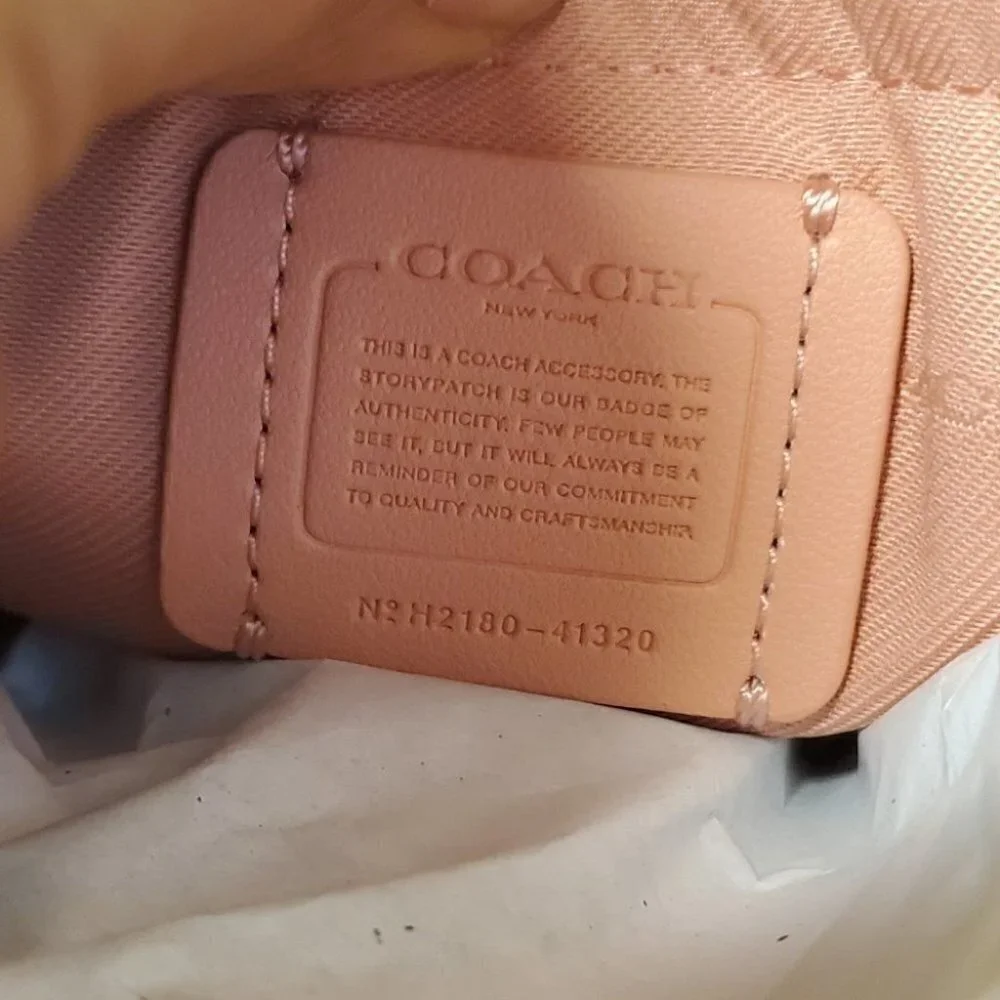 Coach crossbody peach - Picture 7 of 8